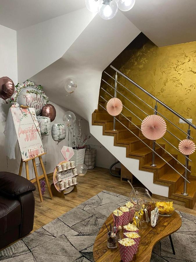 Dom Na Borowkowym Wzgorzu Appartement Palesnica Buitenkant foto